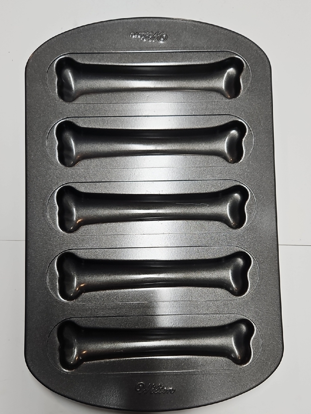 Wilton  Bone-Shaped Pan - 5 Cavities